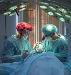 Ambulancia chirurgie ruky a mikrochirurgie - MUDr. Teodor Kluka , Ph.D.