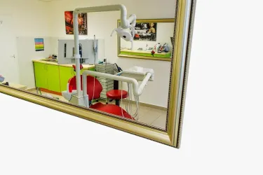 Fotografia miesta 7 od Hollywood smile - stomatologická klinika - MUDr. Vladimír Katana