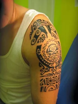 Fotografia miesta 3 od RESklenot - piercing a tetovanie - Róbert Sokolík