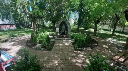 Fotografia miesta 4 od Gynekologická ambulancia - onkológia v gynekológii - Mgr. Viola Tömösközyová, Zuzana Dóczeová, Mgr. Zuzana Szabóová, Mgr. Zlatica Halmová, MUDr. Rudolf Pelikán, Komárno, FORLIFE n.o.