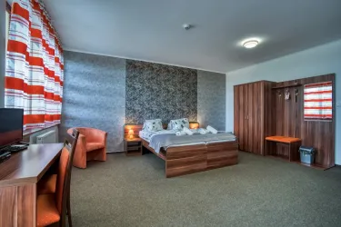 Fotografia miesta 5 od HOTEL AVALANCHE ***