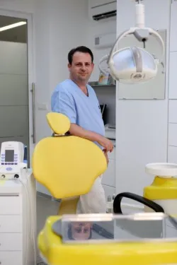 Fotografia miesta 1 od DENTÁLNE CENTRUM, s.r.o. - estetická stomatológia, parodontológia, implantológia, orálna chirurgia - MUDr. Tomáš Siebert, PhD.