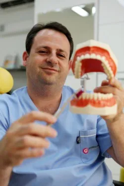 Fotografia miesta 5 od DENTÁLNE CENTRUM, s.r.o. - estetická stomatológia, parodontológia, implantológia, orálna chirurgia - MUDr. Tomáš Siebert, PhD.