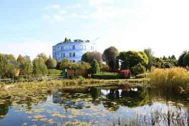 Fotografia miesta 6 od UNICENTRUM, UNIPHARMA - 1. slovenská lekárnická akciová spoločnosť