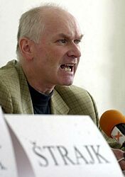 Ak bude vláda ignorovať zdravotníkov, odmietnu poskytovať pohotovostné služby