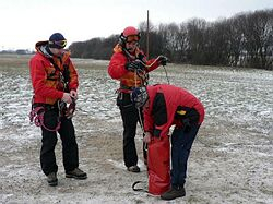 Leteckí a horskí záchranári spoločne precvičovali novú techniku