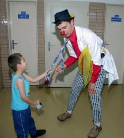 Klauni prinesú deťom opäť niečo navyše