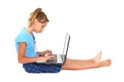 Cieľom liečby závislých od internetu je naučiť ich používať ho s mierou