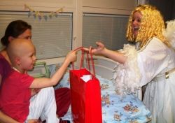 Občianske združenie Červený Nos Clowndoctors a jeho zdravotní klauni si tento rok prichystali pre deti v nemocnici špeciálny program