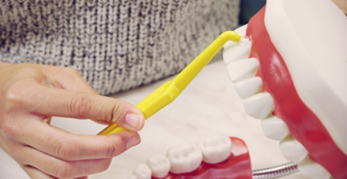 Aká je správna cesta k čistým zubom?