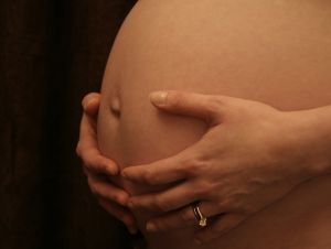 Zázvorom a akupunktúrou proti tehotenskej nevoľnosti