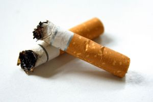Fajčenie spôsobuje starnutie pokožky na celom tele