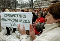 Za vyššie mzdy protestovalo v Prešove asi 300 zdravotníkov