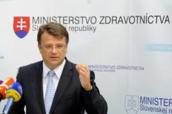 Uhliarik: Akciovky vedia lepšie hospodáriť ako príspevkové organizácie