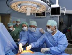 Prvých štyroch Slovákov operovali novou metódou proti zástave srdca
