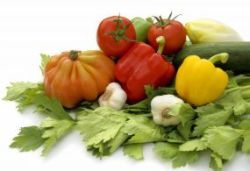 Ak má človek pestrú stravu, nemusí siahať po výživových doplnkoch