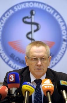 Ambulantní lekári nechcú utekať pred pacientmi, štrajk neplánujú