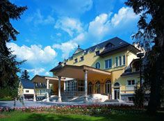 Kúpele v Rajeckých Tepliciach sú súkromnou akciovou spoločnosťou