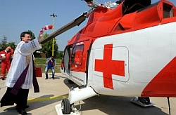 Minister Uhliarik nasadol do nového záchranného vrtuľníka