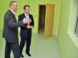 I. Uhliarik si prezrel nové priestory detskej fakultnej nemocnice
