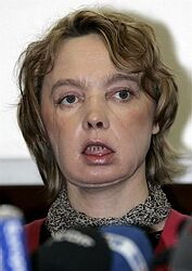 Žena s transplantovanou tvárou znova fajčí a chce žiť normálny život