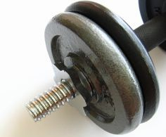 Ani seniori sa nemusia vyhýbať činkám