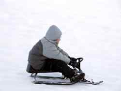Na sánkovanie detí treba vždy vybrať bezpečný priestor