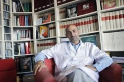 Francúzsky chirurg uskutočnil prvú transplantáciu celej tváre na svete