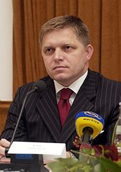 V minimálnej sieti budú podľa Fica len štátne zariadenia