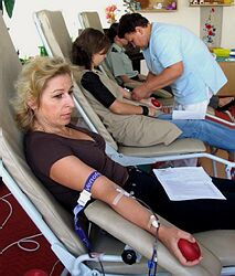 Učitelia z Partizánskeho opäť darovali krv pre chorú kolegyňu