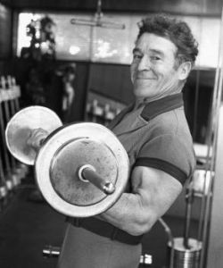 Vo veku 96 rokov zomrel Jack LaLanne, "krstný otec fitnes"