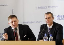 Premiér považuje za chybu, že štát nemôže vetovať či vstupovať do rozhodnutí VÚC