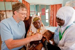 Britská vláda a Gatesova nadácia sa snažia o zlikvidovanie detskej obrny