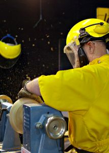 Minimálne 200.000 ľudí zomrie ročne na rakovinu spôsobenú škodlivým pracoviskom